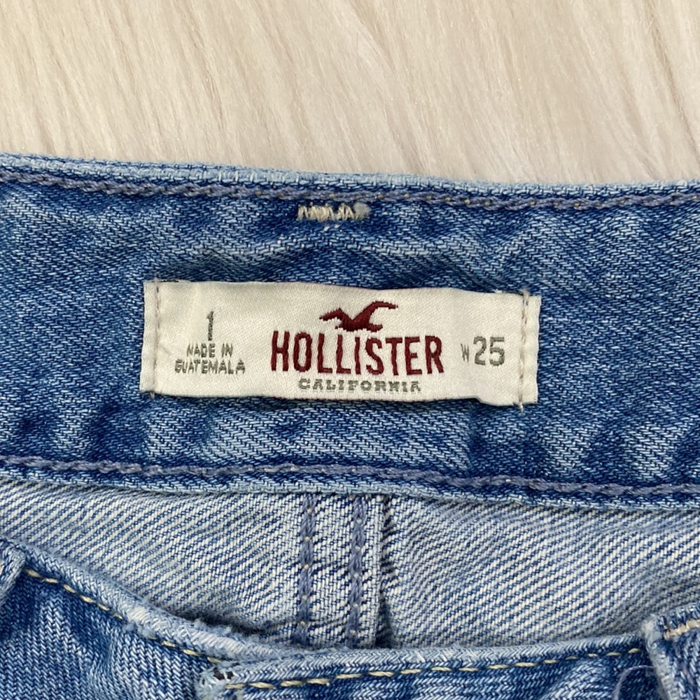 Hollister Short - Picture 5 of 8